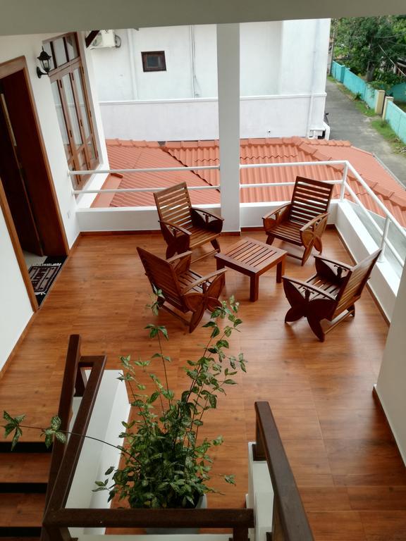 Bianco Terrace Hotel Негомбо Екстериор снимка