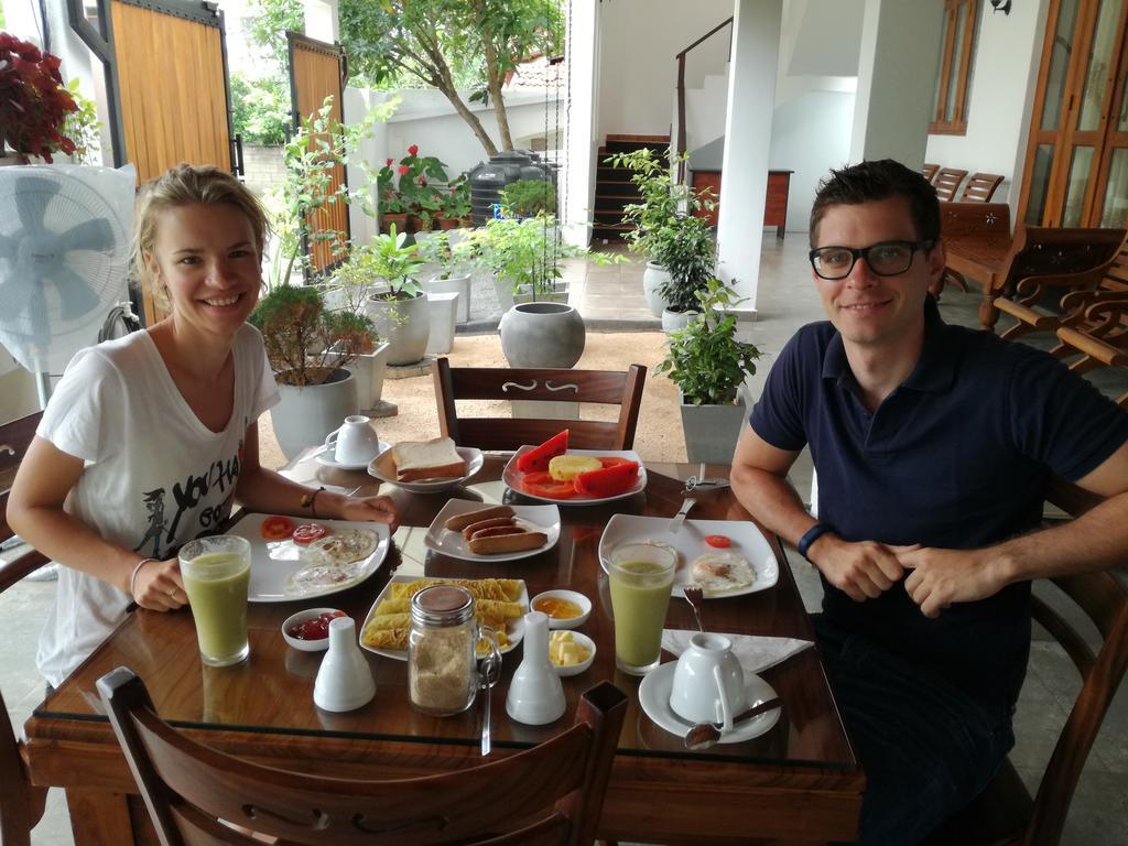 Bianco Terrace Hotel Негомбо Екстериор снимка