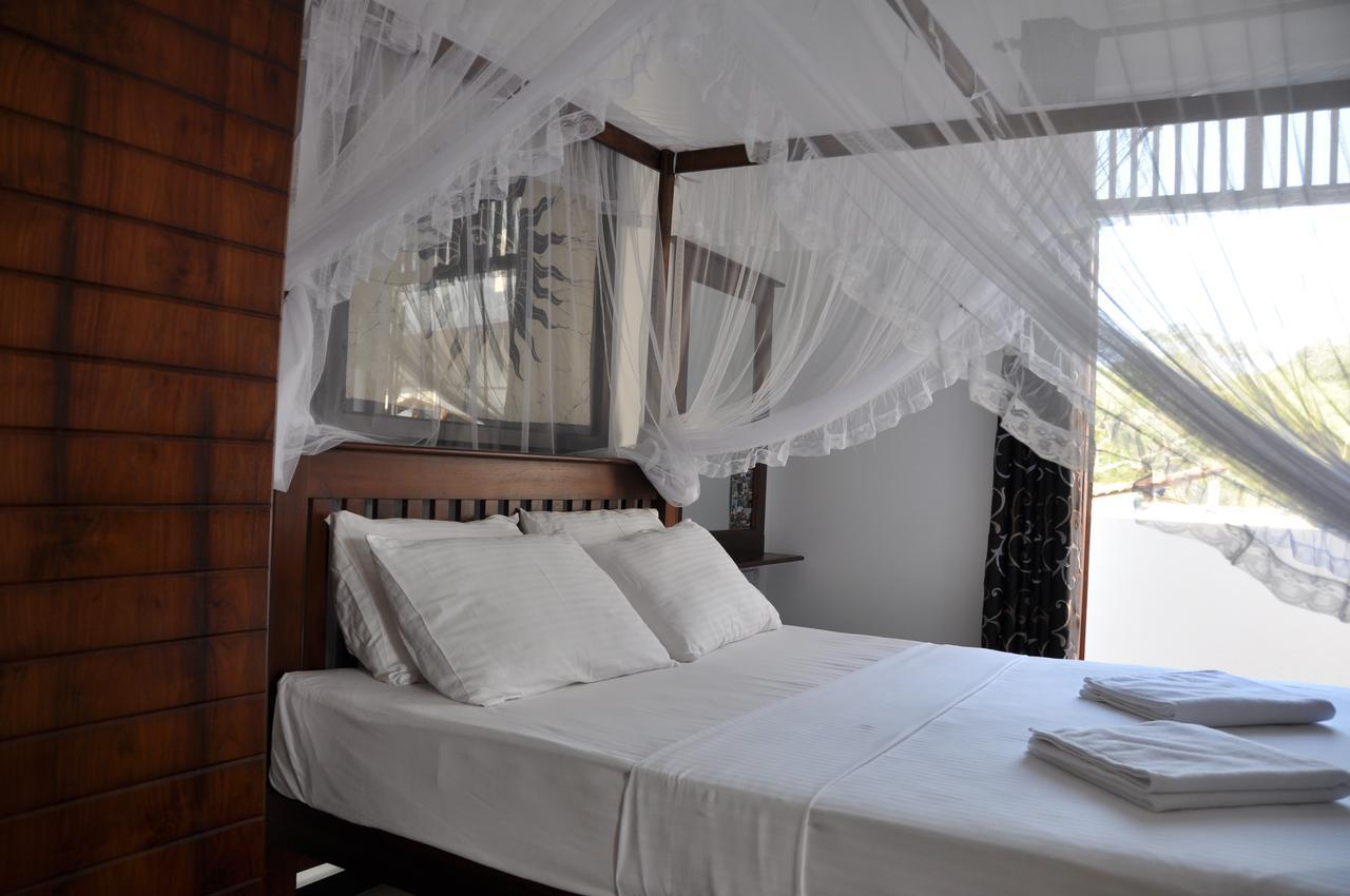 Bianco Terrace Hotel Негомбо Екстериор снимка